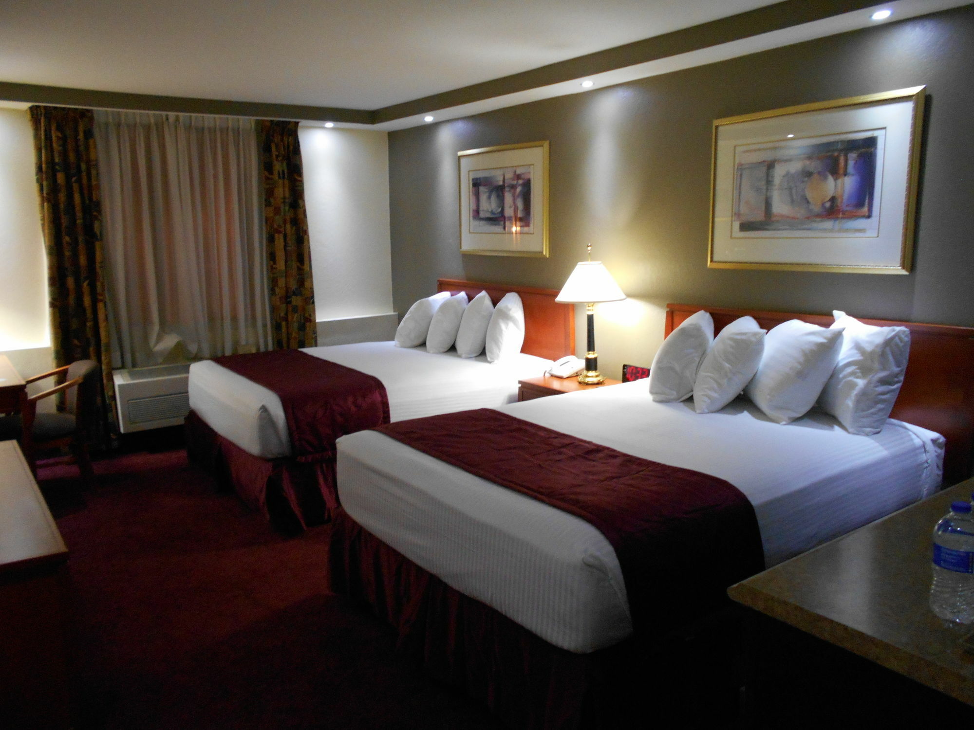 Best Host Inn Plaza Kansas City South Grandview Bagian luar foto